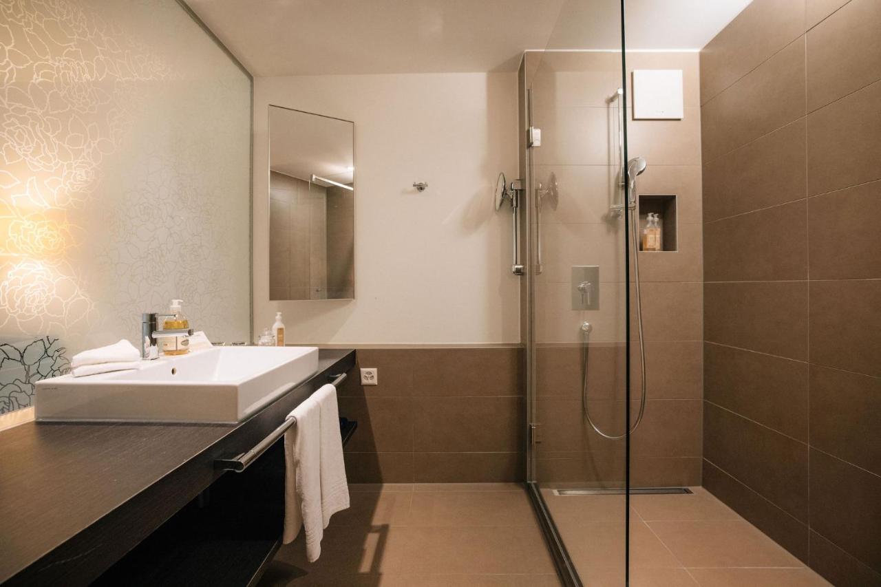 Hotel Schloss Huenigen Konolfingen Ngoại thất bức ảnh