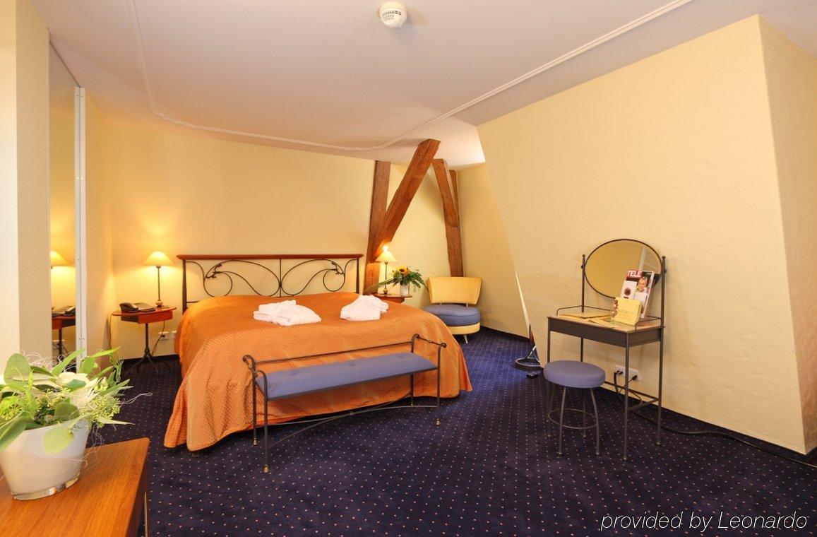 Hotel Schloss Huenigen Konolfingen Phòng bức ảnh