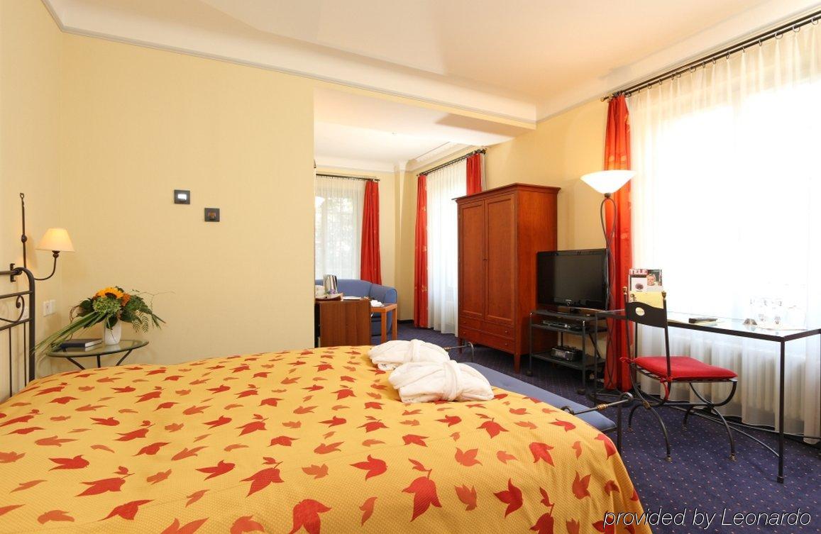 Hotel Schloss Huenigen Konolfingen Phòng bức ảnh