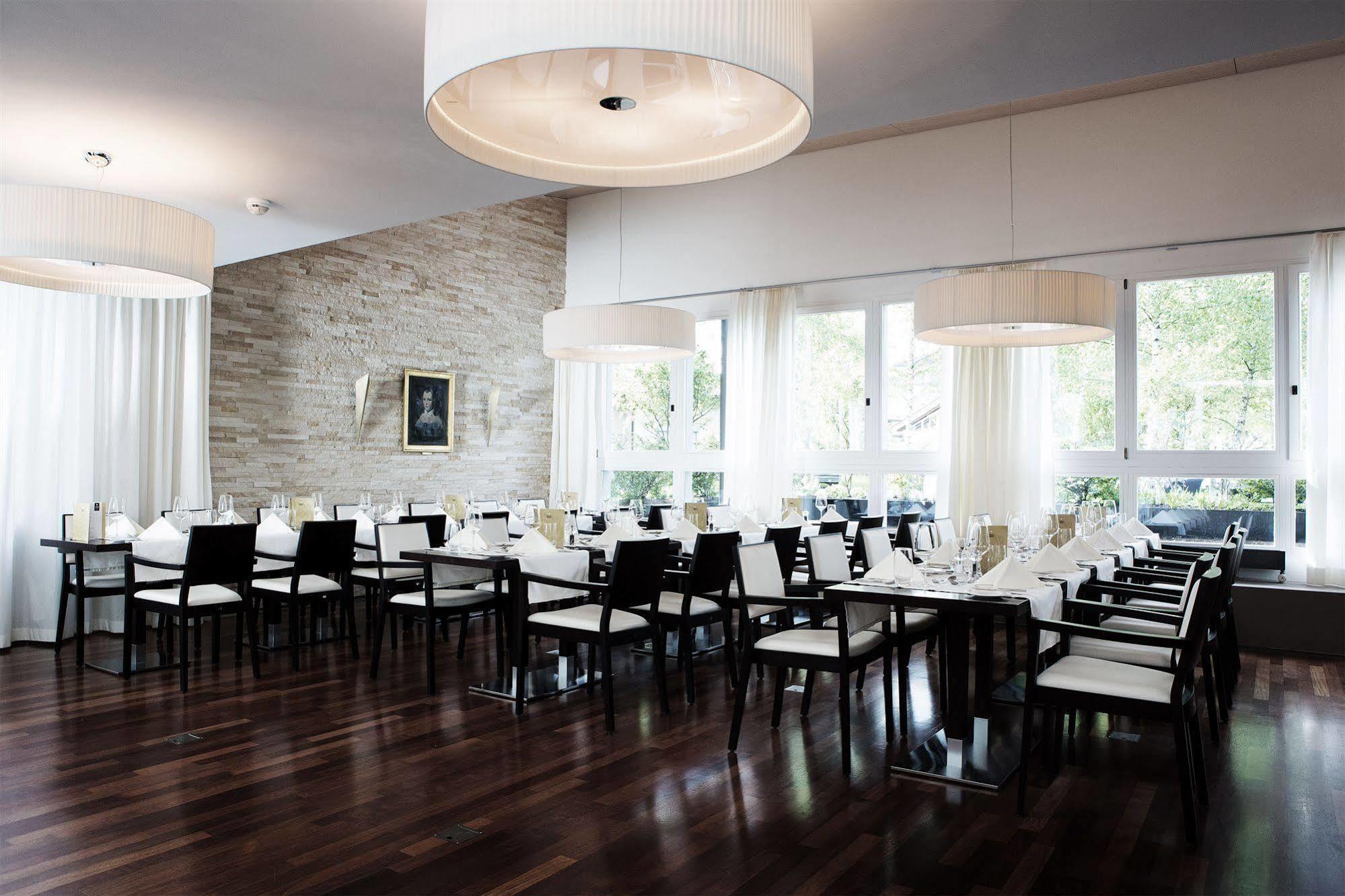 Hotel Schloss Huenigen Konolfingen Ngoại thất bức ảnh