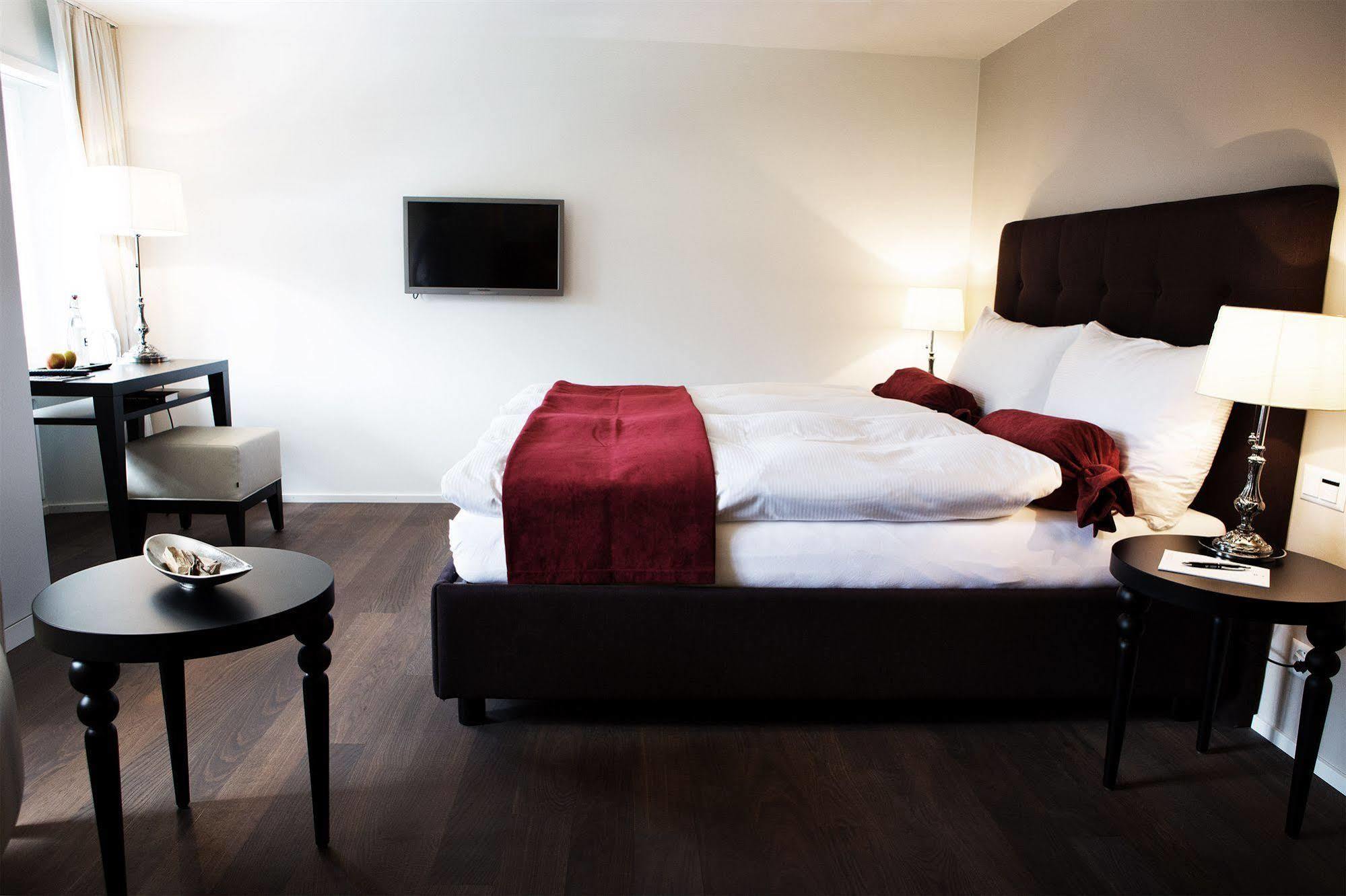 Hotel Schloss Huenigen Konolfingen Ngoại thất bức ảnh