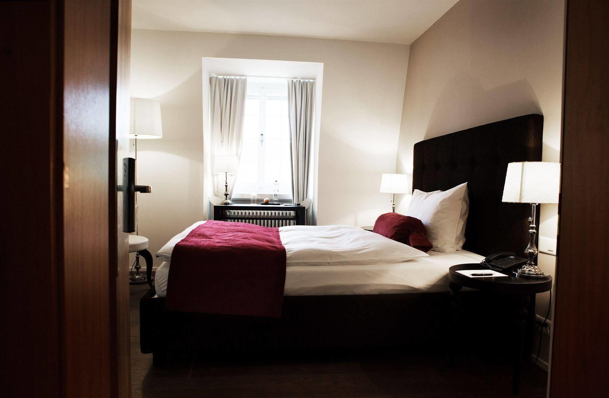 Hotel Schloss Huenigen Konolfingen Ngoại thất bức ảnh